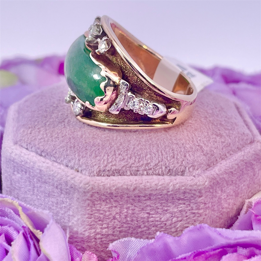Estate- 14K Yellow Gold Jade and Diamond Ring