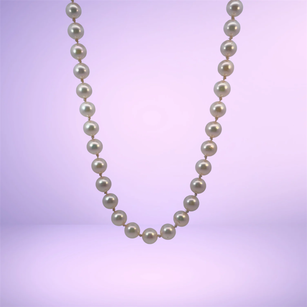 Estate- 18" Mikimoto Pearl Strand with 18K Yellow Gold Clasp