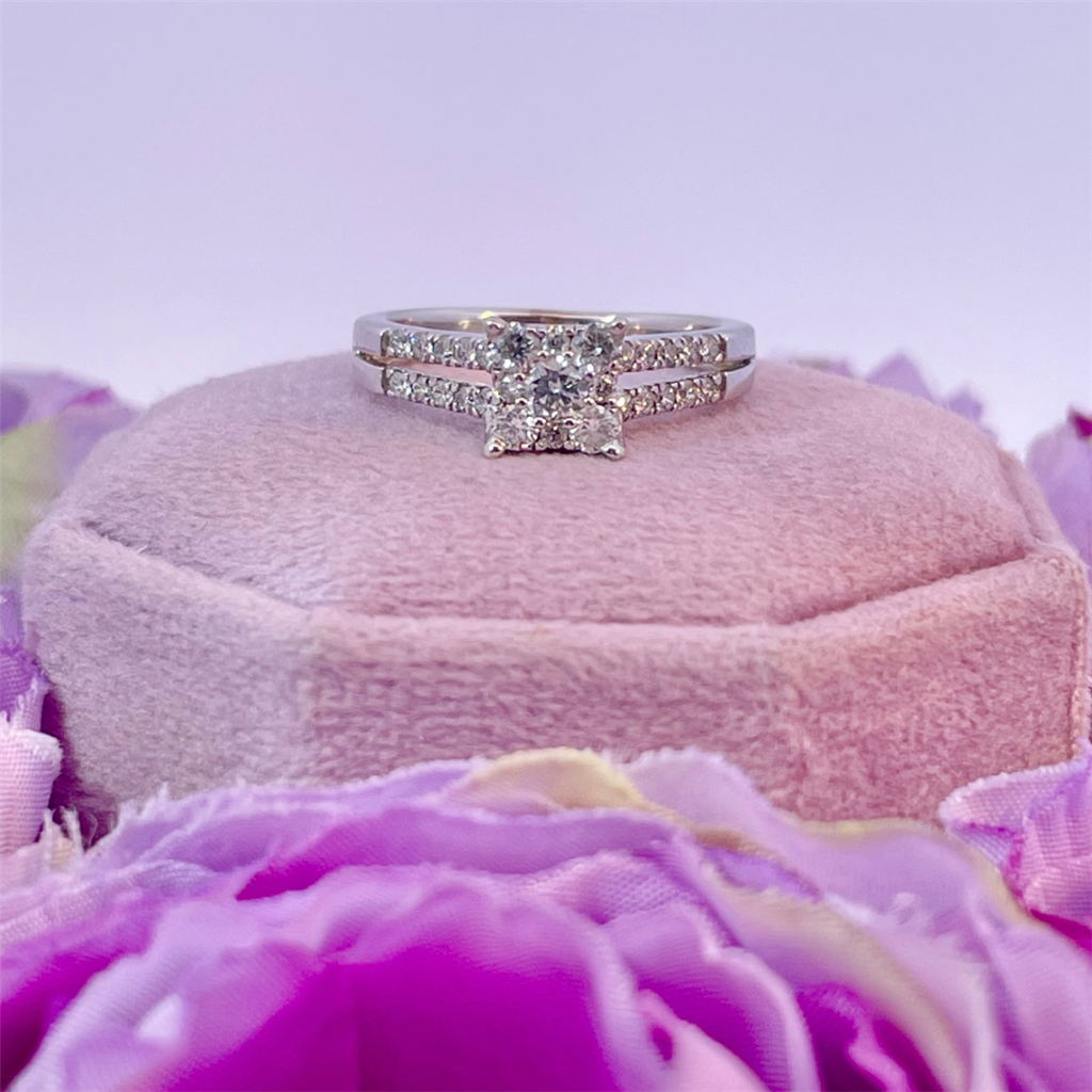 Estate-14K White Gold Diamond Cluster Engagement Ring
