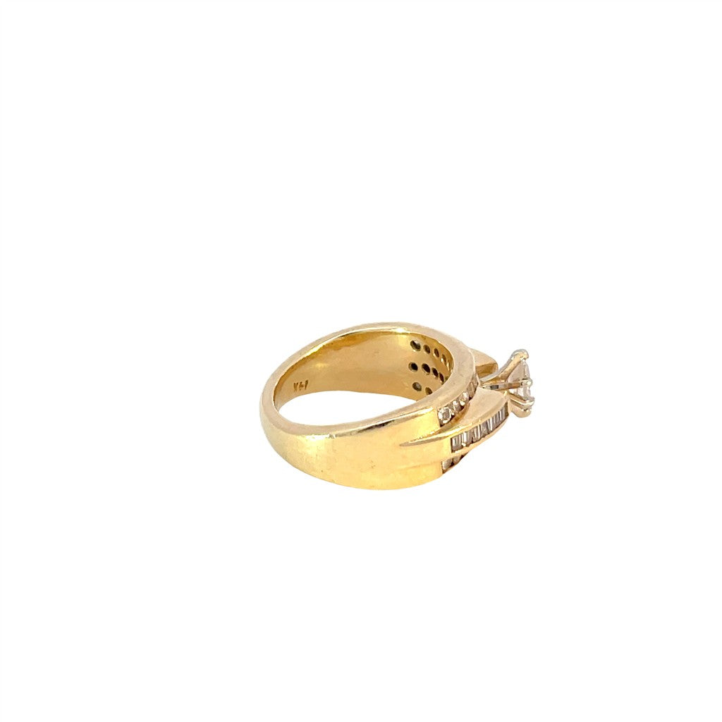 Estate-14K Yellow Gold Diamond Ring
