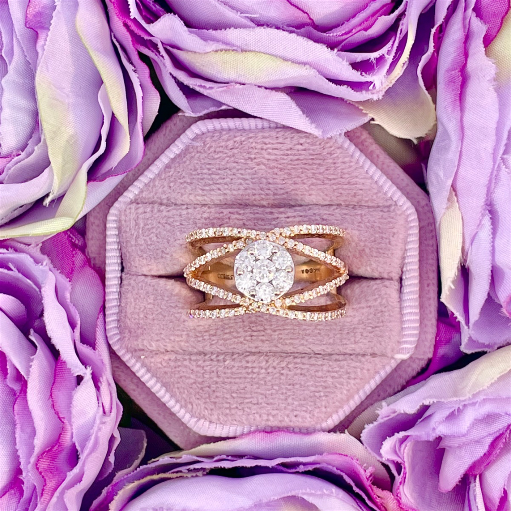 Estate- 14K Yellow Gold 4 Row Natural Diamond Band