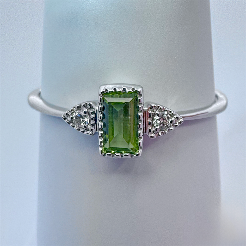 14K White Gold Peridot and Diamond Ring