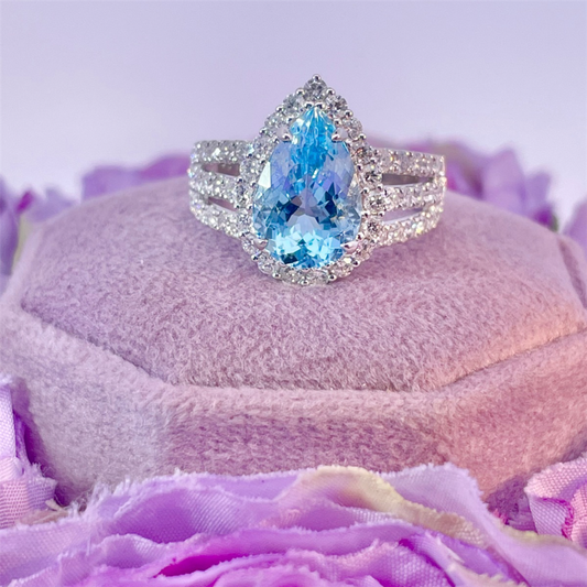 14K White Gold Aquamarine and Diamond Ring