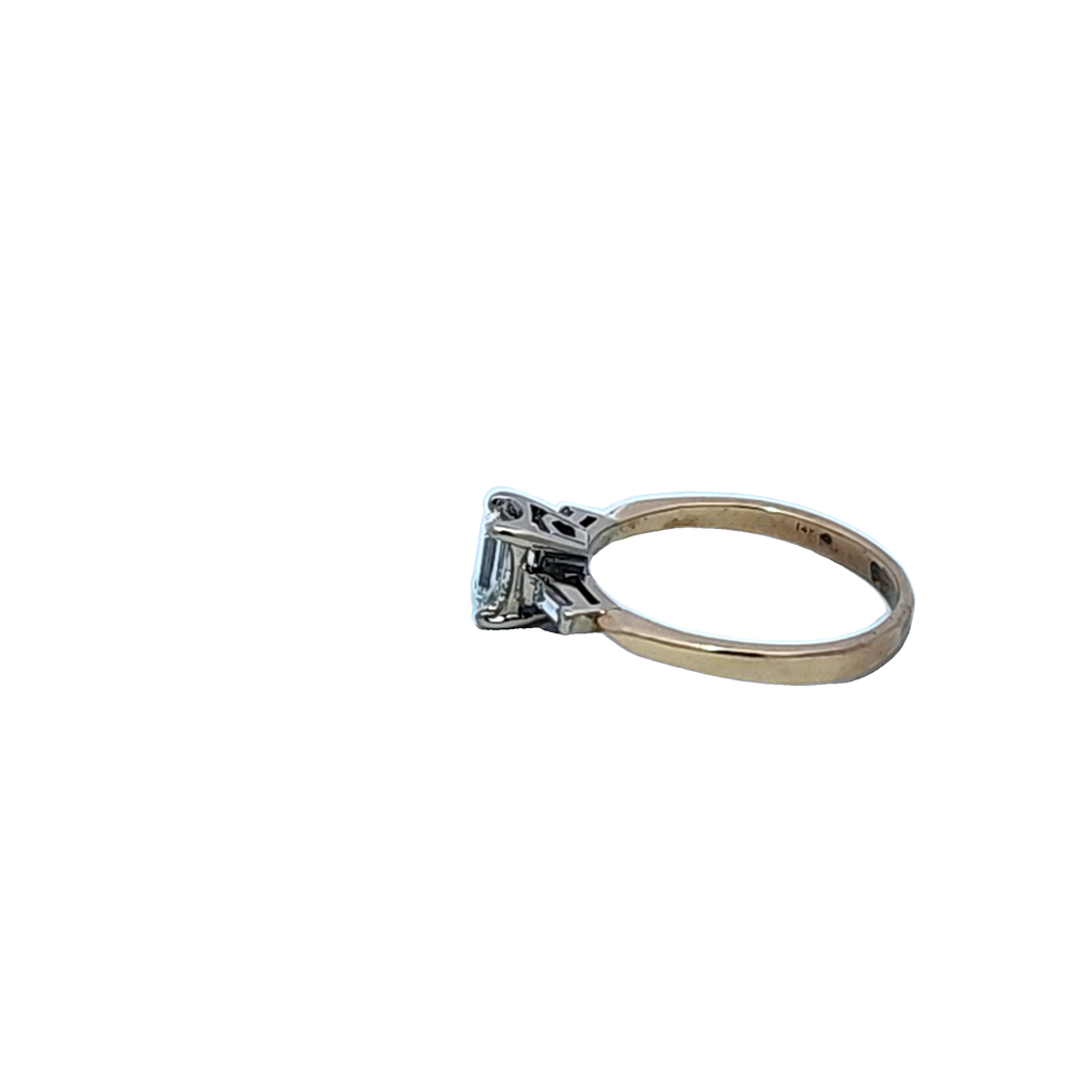 Estate- 14K Yellow Gold Diamond Engagement Ring