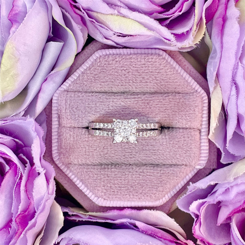 Estate-14K White Gold Diamond Cluster Engagement Ring