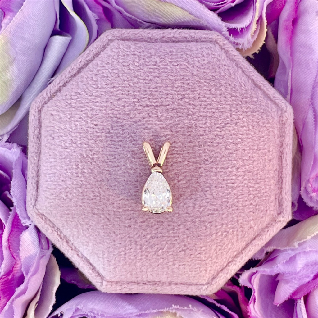 Estate- 14K Yellow Gold Diamond Pendant