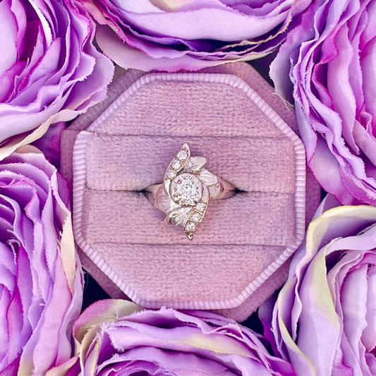 Estate- 14K White Gold Diamonds Ring
