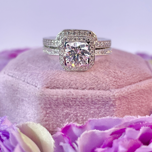 Estate- 14K White Gold Natural Diamond Wedding Set