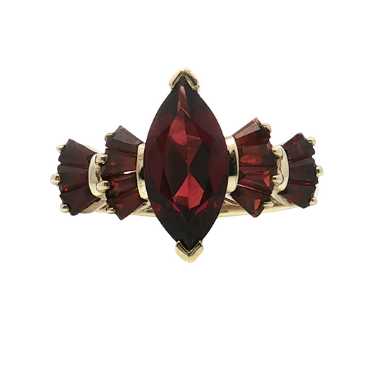 Estate 10K Yellow Gold Garnet Ring