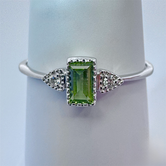 14K White Gold Peridot and Diamond Ring