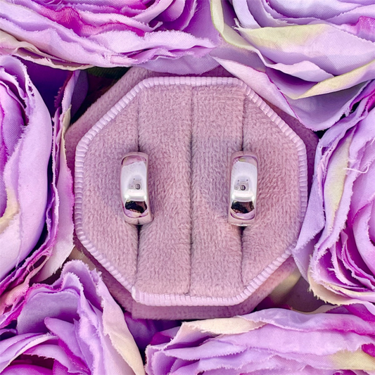 14K White Gold High Polished Huggie Hoops