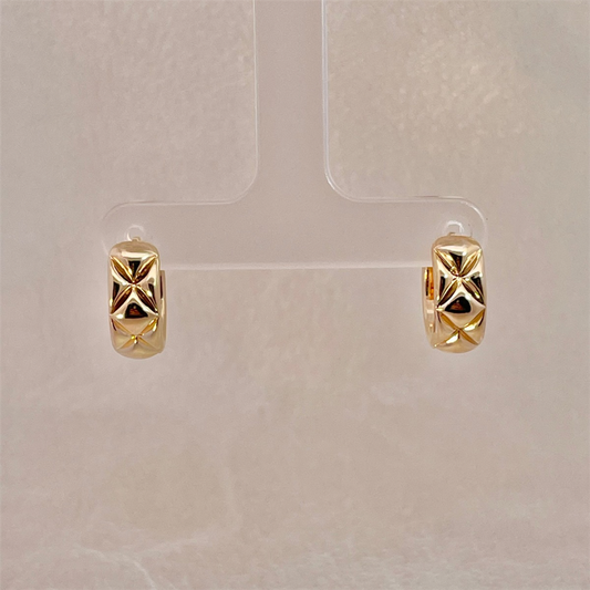 Estate-18K Yellow Gold Hollow Hoop Earrings