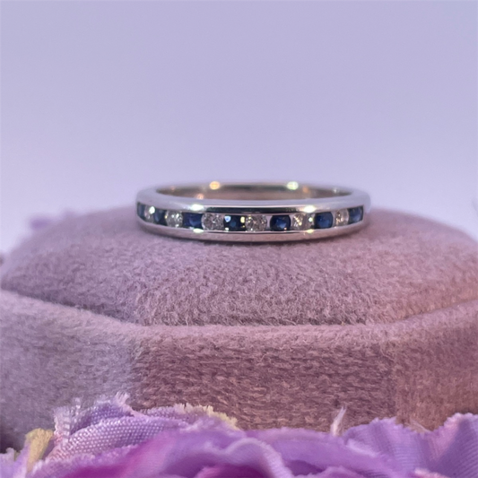 Estate- 14K White Gold Diamond and Blue Sapphire Band