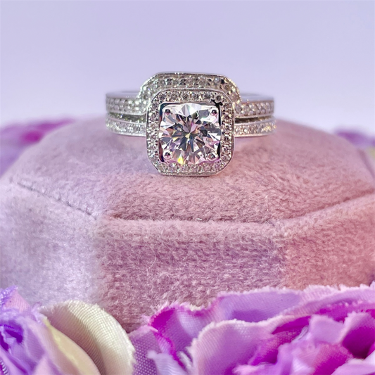 Estate- 14K White Gold Natural Diamond Wedding Set