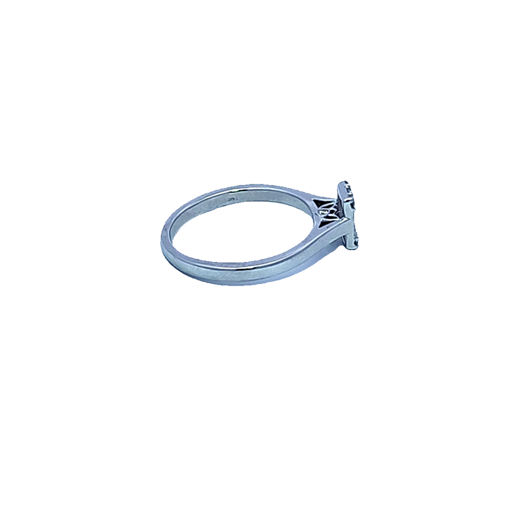 Estate- 14K White gold diamond engagement ring.