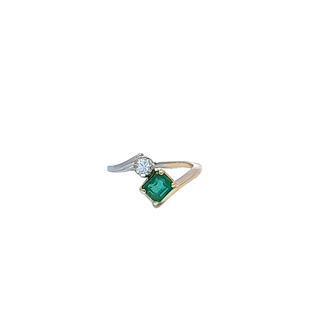 Emerald and Diamond Toi et Moi Ring