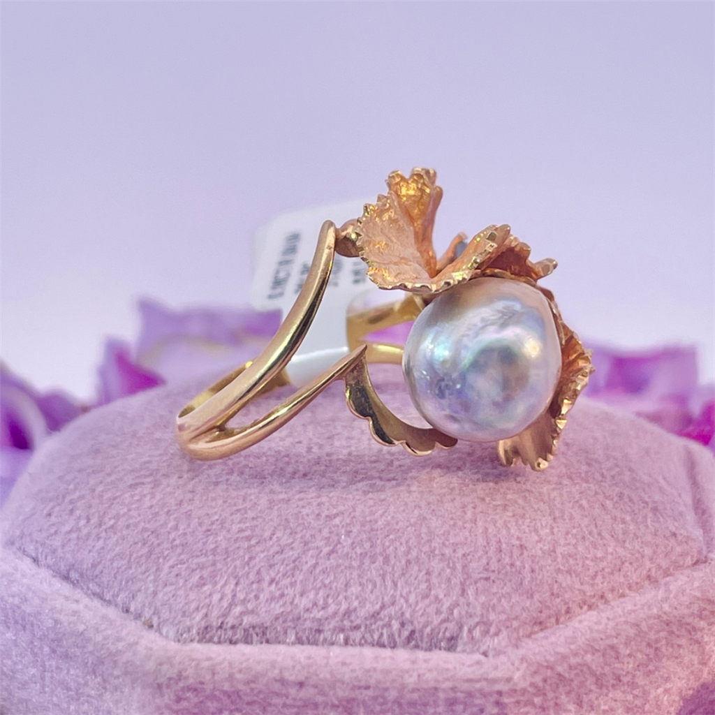 18K Yellow Gold Leaf Ring with Blue Baroque Pearl