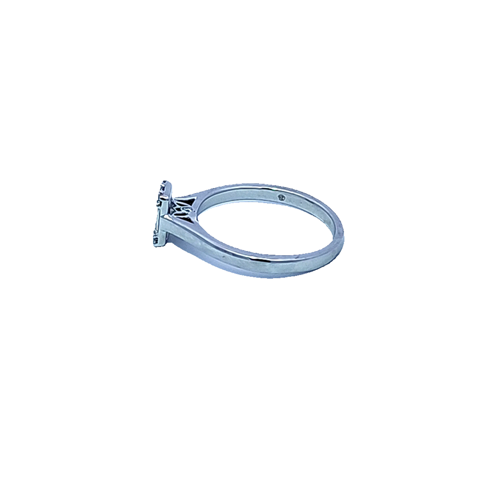 Estate- 14K White gold diamond engagement ring.