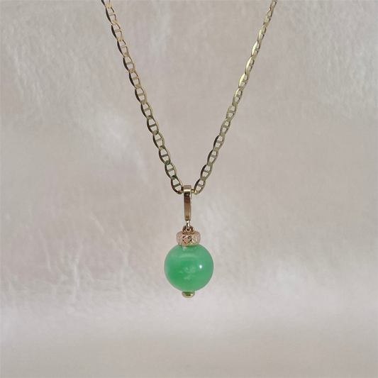 Estate - Jade Pendant on 18" 14K Yellow Gold Mariner Chain