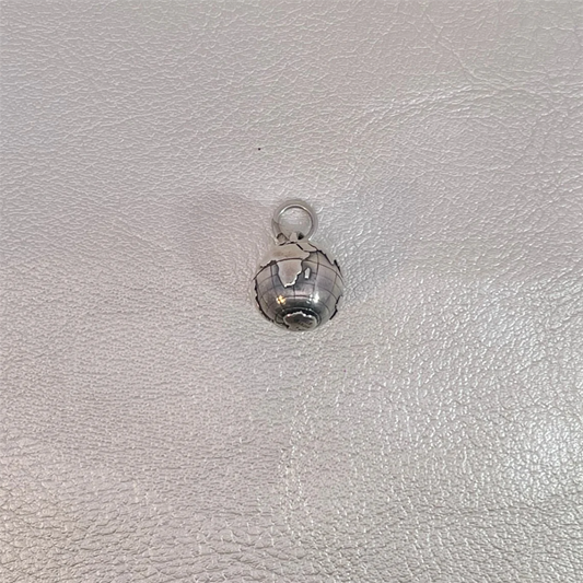 Estate - Retired James Avery Globe Charm