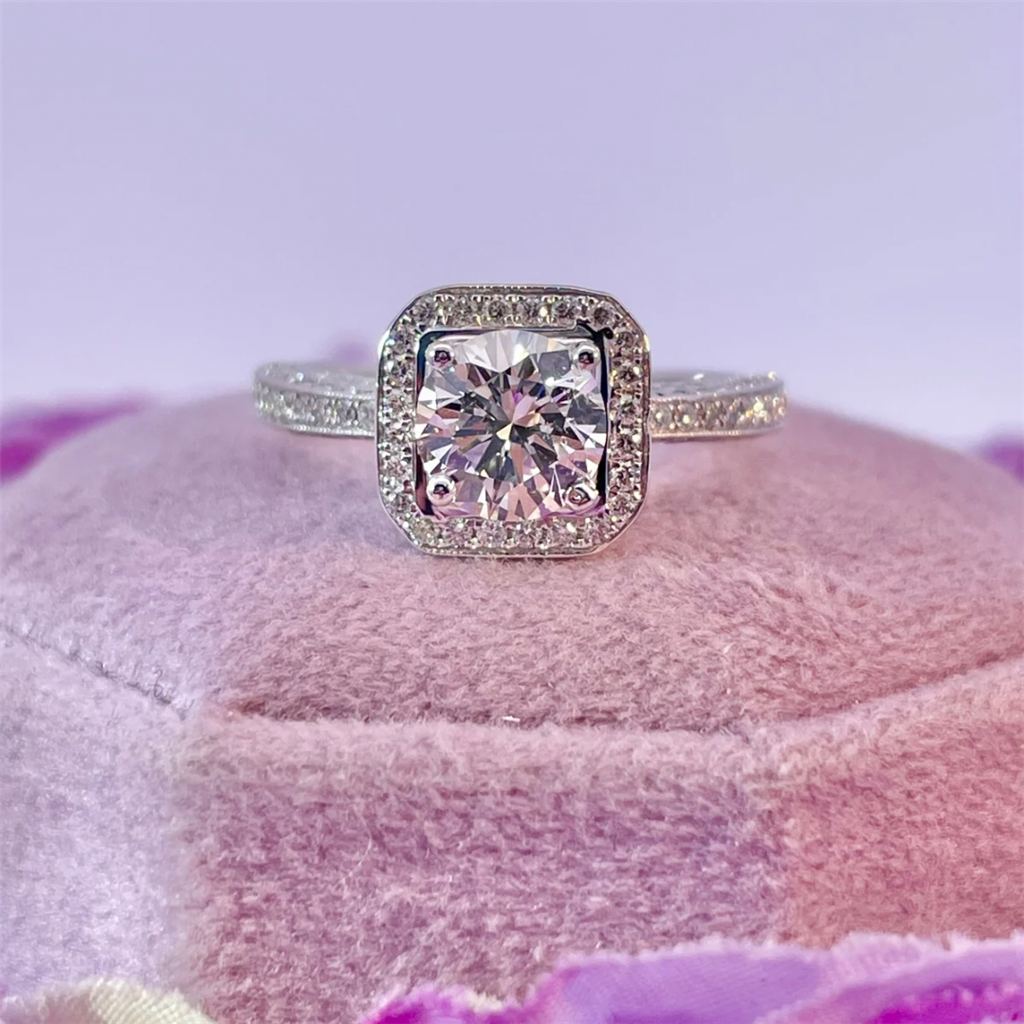 Estate- 14K White Gold Natural Diamond Wedding Set